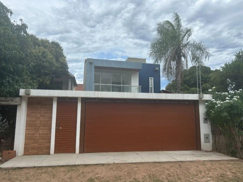 Casa en Venta en El Retoño Santa Cruz de la Sierra, Santa Cruz