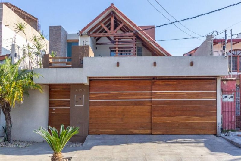 Foto Casa en Venta en Santa Cruz de la Sierra, Santa Cruz - U$D 295.000 - CAV7732 - BienesOnLine