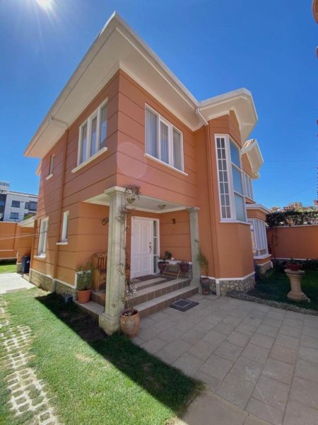 Casa en Venta en Alto Irpavi La Paz, La Paz