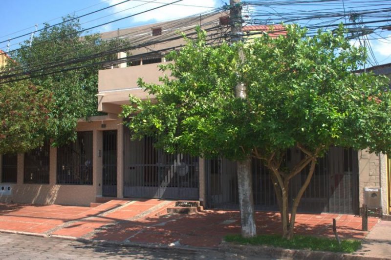 Casa en Venta en zona Parque Urbano 1er anillo Santa Cruz de la Sierra, Santa Cruz