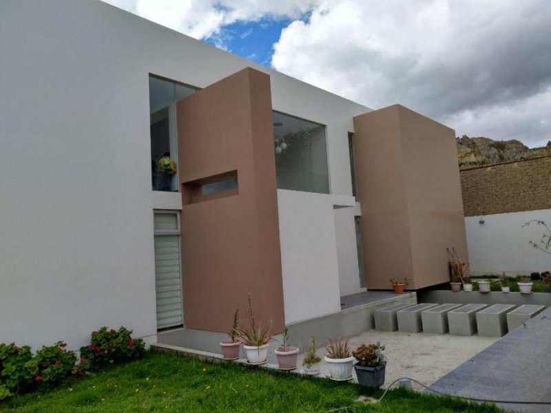 Casa en Venta en Las Lomas de Achumani La Paz, La Paz