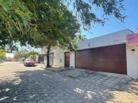 Casa en Venta en Barrio Urbari Santa Cruz de la Sierra, Santa Cruz
