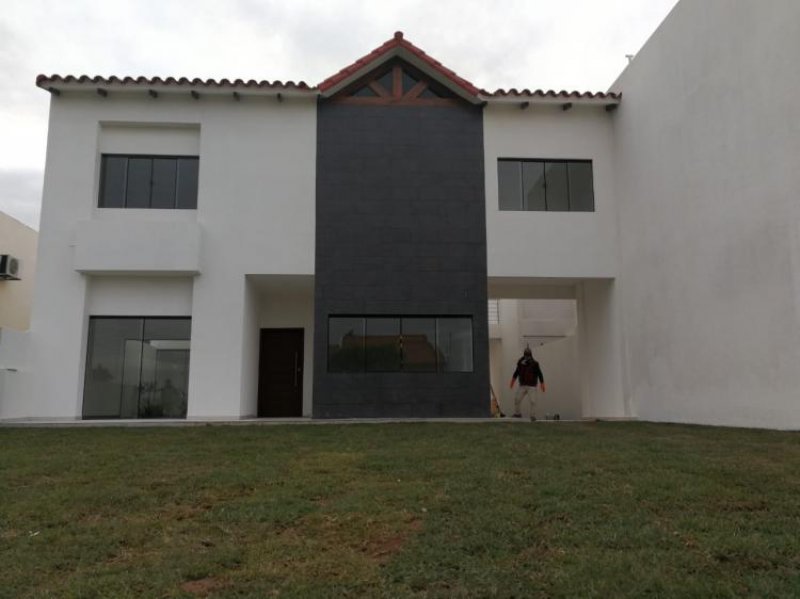 Foto Casa en Venta en VALLE DE CARTAGÓ, Santa Cruz de la Sierra, Santa Cruz - U$D 180.000 - CAV3112 - BienesOnLine