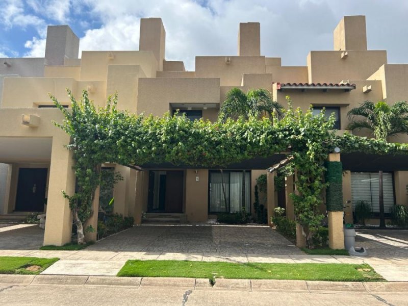 Casa en Alquiler en Ciudad Real Santa Cruz de la Sierra, Santa Cruz