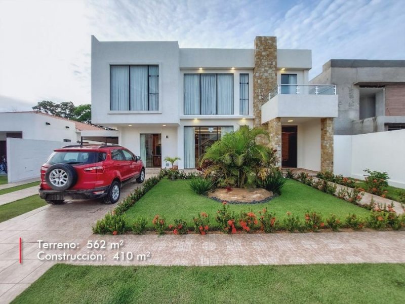 Casa en Venta en ZONA URUBO Santa Cruz de la Sierra, Santa Cruz