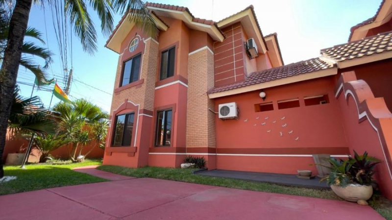 Casa en Venta en Av. Banzer y 7mo Anillo Santa Cruz de la Sierra, Santa Cruz